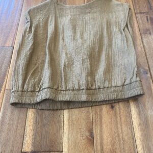 Crepey Crop Sleeveless Top